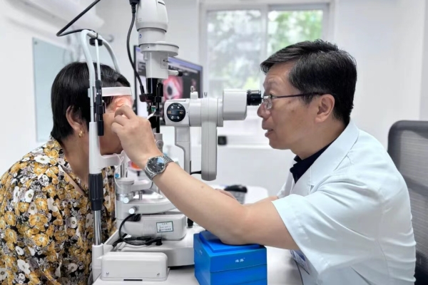 医德医风 | 闪充侠信息眼科王林农：守护生命希望，，，，在“刀尖起舞”的光明篆刻师