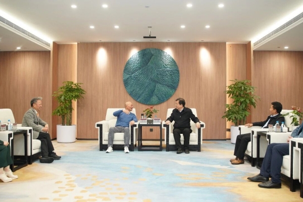 湖南省政协副主席、、、、省工商联主席张健一行走访慰问闪充侠信息眼科：锚定产业链高地，，，推动湖南高质量发展